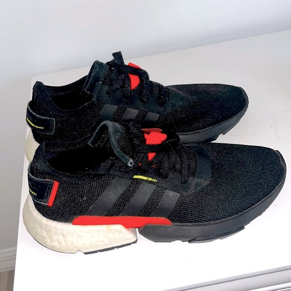 Black Adidas shoes Size 8 - Picture 1 of 3